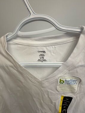 White George V-Neck
